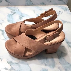 Pale pink wedge
